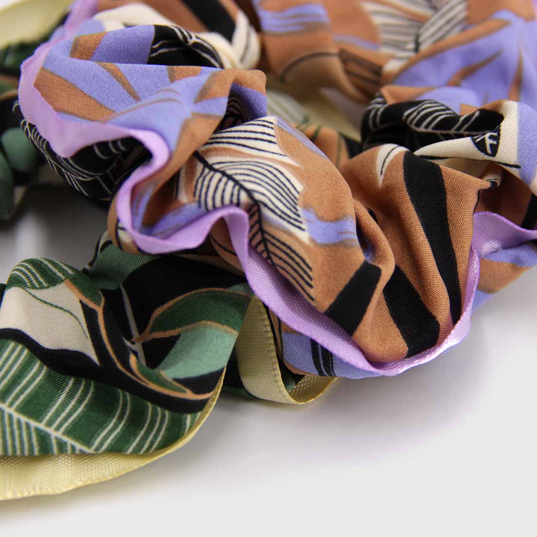 hr-128_Scrunchie_borde_de_color_tropical_A-002